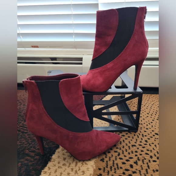 Nine West Heeled Ankle Boot size 7 - Picture 1 of 9
